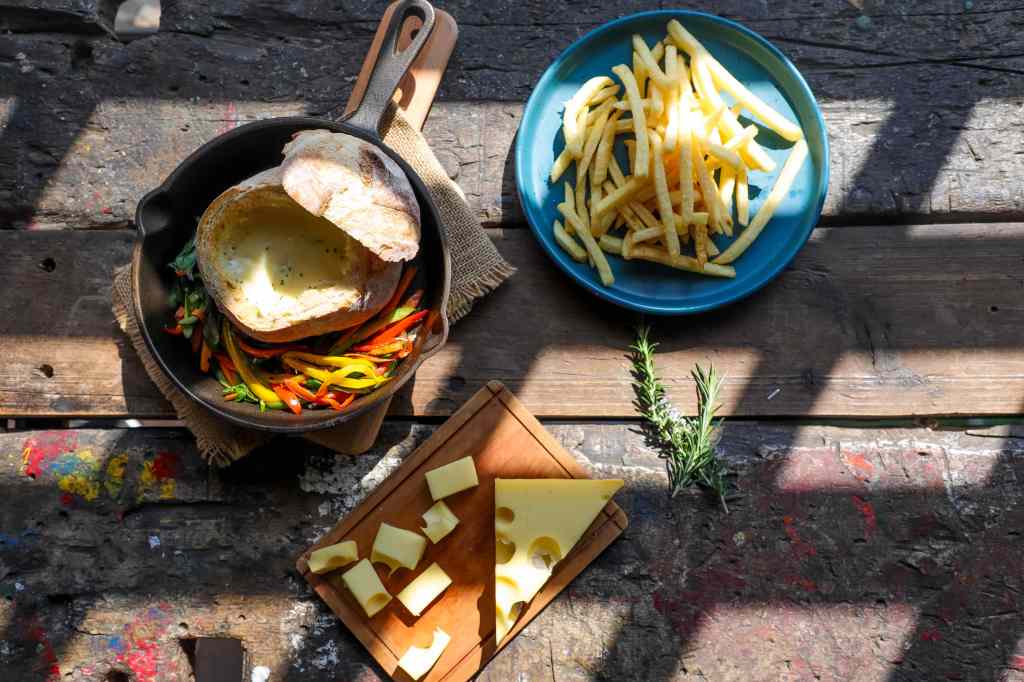 Le Fournil regresa a Parque Arauco con un nuevo local inspirado en los bistrós franceses